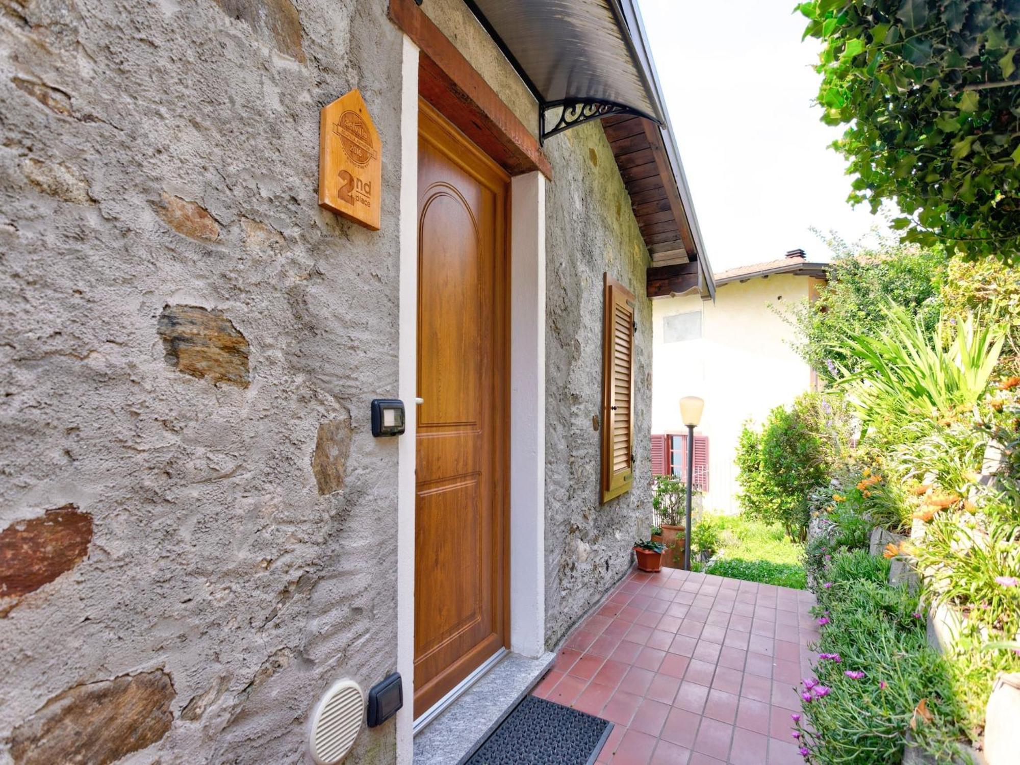 Apartamento Wonderful Flat With Swimming Pool Lift And Garden Gravedona Exterior foto